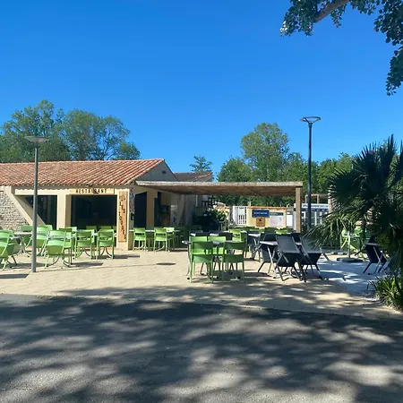 אתר קמפינג Mobil-home - Le Marie Elodie 85 *