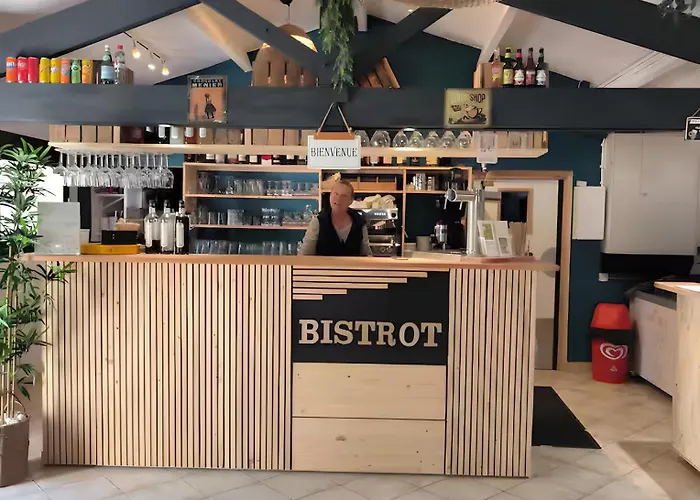 אתר קמפינג Mobil-home - Le Marie Elodie 85 *